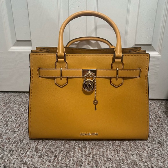 NWT Michael Kors Hamilton Medium Leather Satchel - Picture 3 of 4